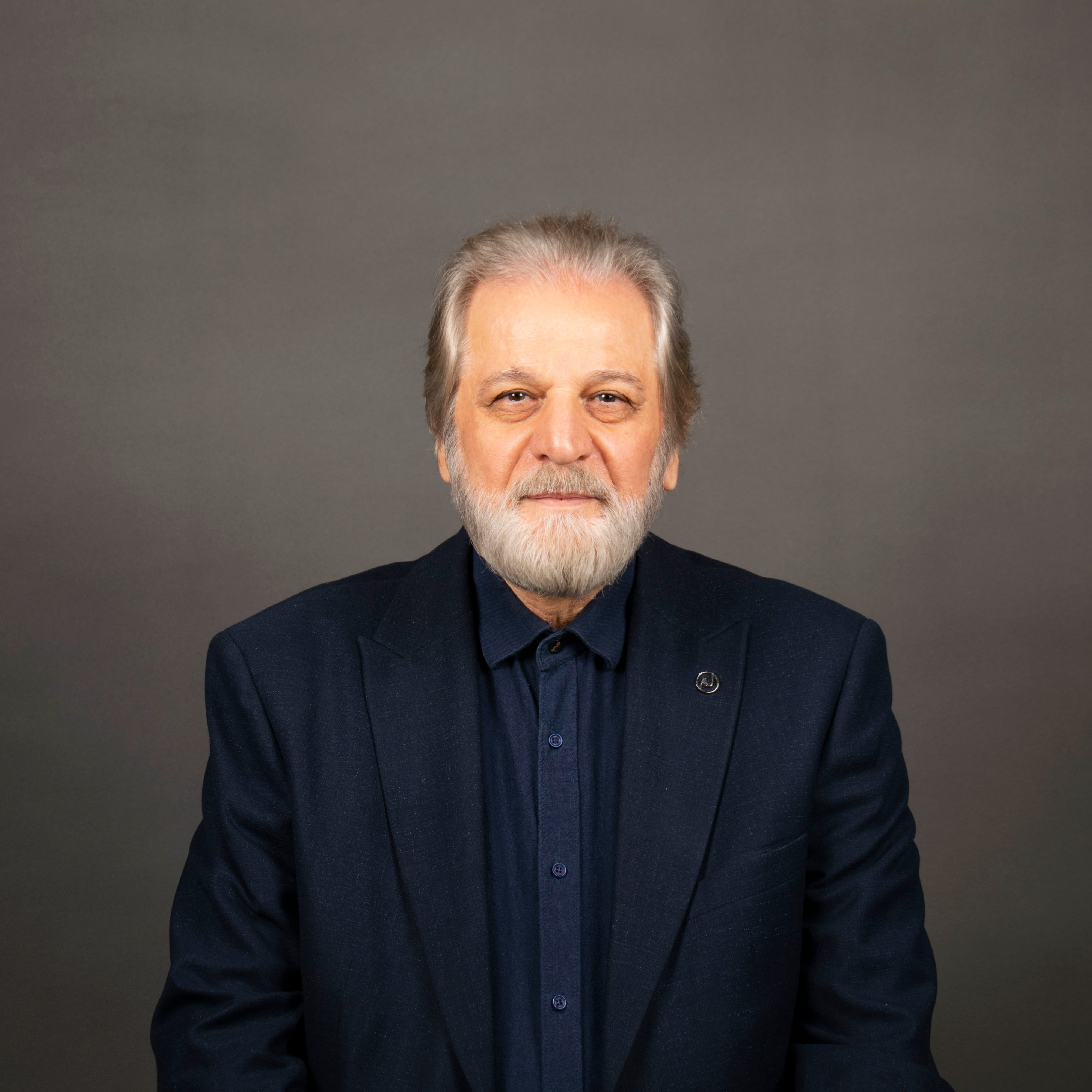 پرویز شریفی درآمدی